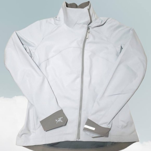 Arc'teryx Women's A2B Commuter Jacket - Picture 2 of 5
